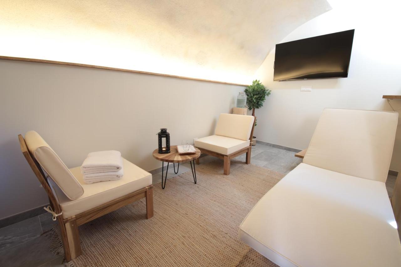 Gite De Charme Haut De Gamme Avec Jacuzzi Et Sauna Privatifs Donzère Extérieur photo